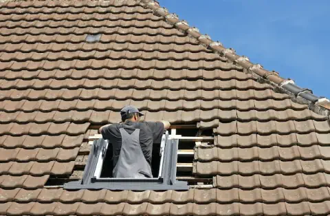 Pose de velux - Saint-Privat-de-Champclos